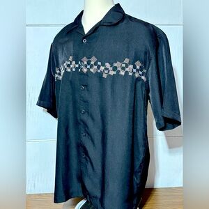 Montage collection men’s2XT button up short sleeve shirt. 35” L 25” p2p
